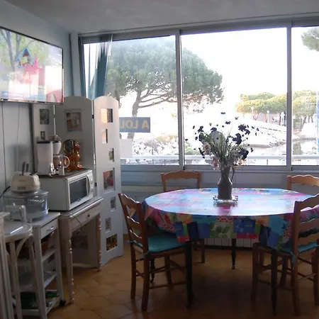 Les Caravelles Apartment
